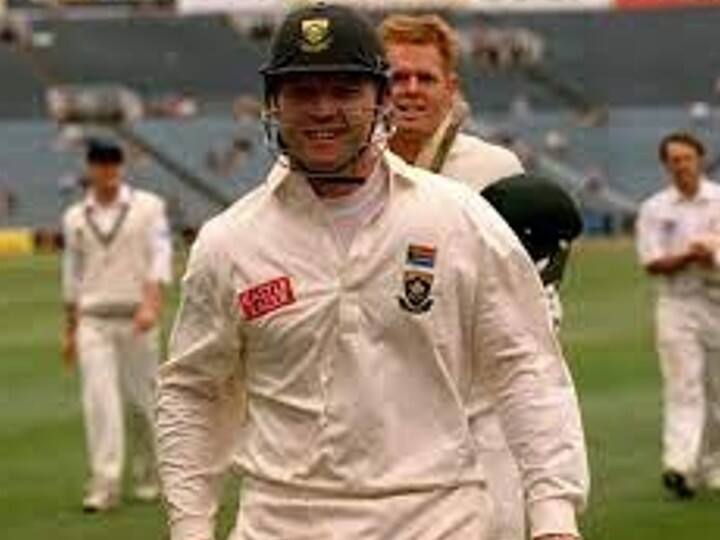 डेरिल कुल्लीनान ने 1993 से 2001 के बीच में यहां 8 टेस्ट मैचों में 67.84 की औसत से 882 रन जड़े. इन्होंने यहां 4 शतकें भी लगाई हैं.