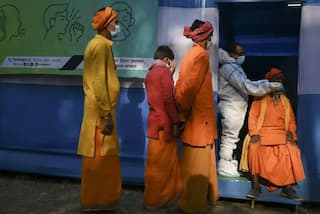 Gangasagar Mela: આજથી શરૂ થયેલા ગંગાસાગર મેળામાં Corona ની એન્ટ્રી, ચાર સાધુ કોરોના પોઝિટિવ આવતાં ફફડાટ