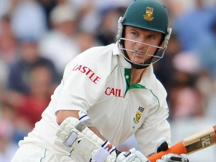 दक्षिण अफ्रीका के पूर्व कप्तान ग्रीम स्मिथ यहां दूसरे सबसे ज्यादा रन बनाने वाले खिलाड़ी हैं. स्मिथ ने 17 मैचों में 48.67 की औसत से 1363 रन बनाए हैं. इस दौरान उन्होंने यहां 4 शतकें भी लगाईं हैं.