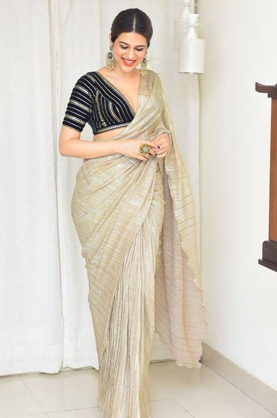 શ્રદ્ધા દાસ Nireekshana અને Arrdham 2માં જોવા મળશે.