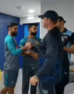 સ્પિરિટ ઓફ ક્રિકેટ- ટી-20 વર્લ્ડકપમાં પાકિસ્તાન દ્વારા નામિબિયા ડ્રેસિંગ રૂમની મુલાકાત