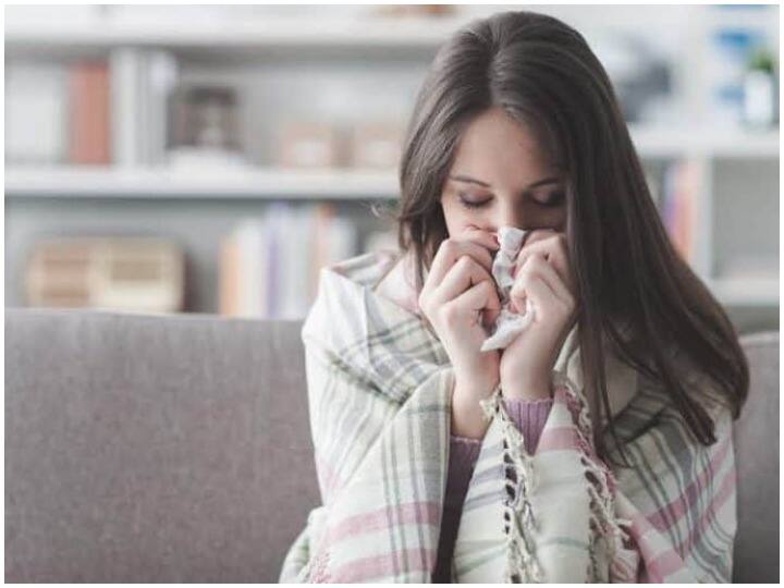 Omicron Variant Alert, Do not Ignore Cold and Cough, may be Infected with Omicron And Health Tips Omicron Variant Alert: सर्दी-खांसी को ना करें नजरअंदाज, हो सकते हैं ओमिक्रोन से संक्रमित