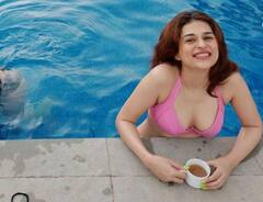 એક્ટ્રેસ શ્રદ્ધા દાસનો સ્વિમિંગ પૂલમાં જોવા મળ્યો બિકિની અંદાજ, ગ્લેમરસ તસવીરો વાયરલ