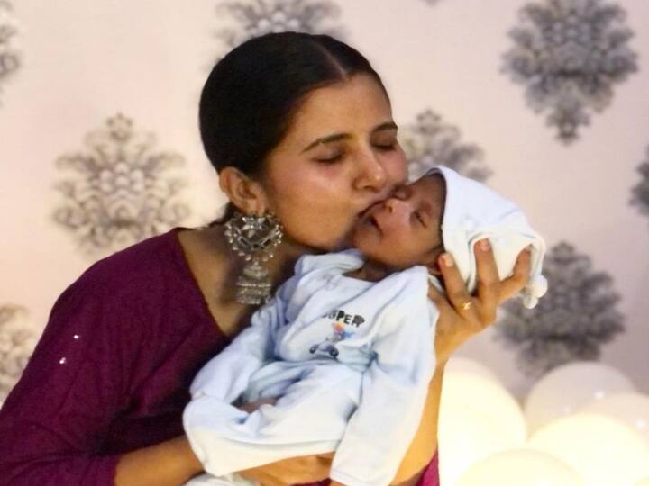 bhakkiyalaxmi fame jenifer shares her new born baby pictures in instagram Actress jenni : பாக்கியலட்சுமி நடிகைக்கு கிடைத்த பாக்கியம்...குழந்தையின் புகைப்படம் வெளியிட்டு பரவசம்!