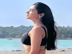 Sonal Chauhan Photos: బికినీలో బాలయ్య హీరోయిన్.. మరీ ఇంత పొదుపా?!