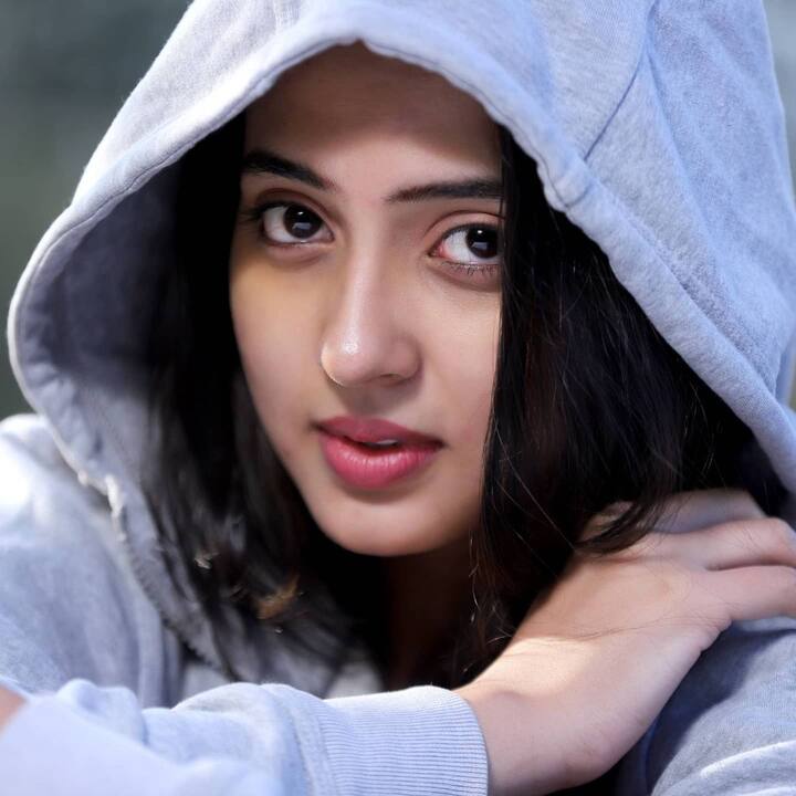 अभिनेत्री विदुला चौगुलेने नुकतंच फोटोशूट केलं आहे. तिच्या या फोटोशूटची सोशल मीडियावर चांगलीच चर्चा होत आहे. (photo:vidulachougule/ig)
