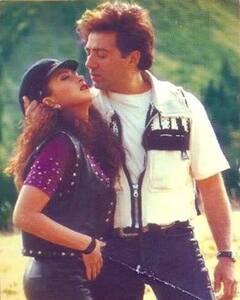 Karishma Kapoor से Amrita Singh तक, सनी देओल के फिल्मों की इन 5 एक्ट्रेसेस का हो चुका है तलाक