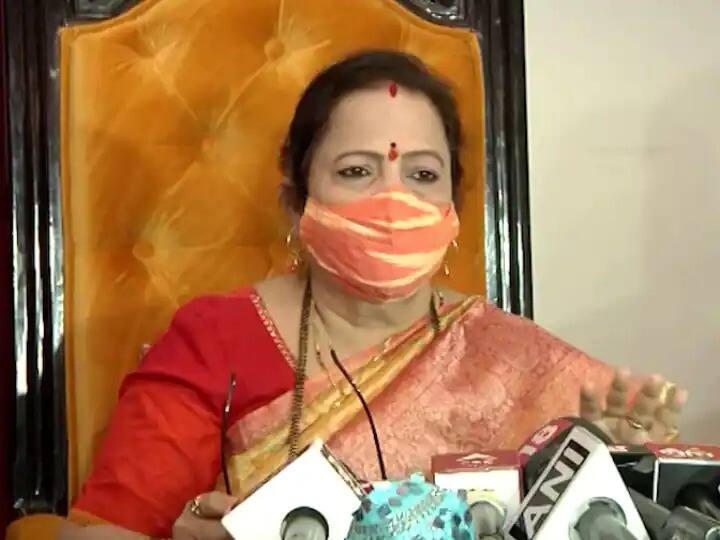 Mumbai Coronavirus Lockdown : मुंबईकरांची चिंता वाढतेय, पण घाबरून जाण्याचे कारण नाही ; BMC महापौर किशोरी पेडणेकर Mumbai Coronavirus Lockdown 2500 beds available at BKC No Weekend lockdown Mumbai Mayor Kishori Pednekar Mumbai Coronavirus Lockdown : मुंबईकरांची चिंता वाढतेय, पण घाबरून जाण्याचे कारण नाही ; BMC महापौर किशोरी पेडणेकर