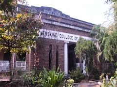 Andhra University: ఆంధ్ర యూనివర్సిటీలో వేలాడుతున్న  తిమింగలాలు... దశాబ్దాలుగా విద్యార్థులకు విజ్ఞానం అందిస్తున్న అరుదైన జీవులు