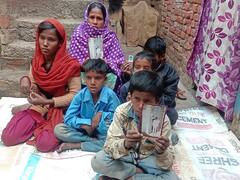 परदेस गए पति के इंतजार में पथराई पत्नी की आंखें, बच्चों ने रोकर कहा- पापा को वापस ला दीजिए