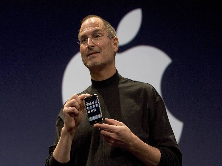 Apple Steve Jobs Wanted Original iPhone to have no SIM Card Slot Year Before Apple iPhone: ऐसा आईफोन चाहते थे स्टीव जॉब्स, जानिए क्या होती खासियत