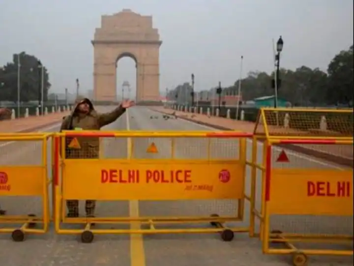 Delhi Weekend curfew opinion of auto driver Virendra Yadav, corona e-pass ANN Delhi Weekend Curfew: 'जान है तो जहान हैं' जानिए दिल्ली में वीकेंड कर्फ्यू पर क्या कहना है रोज कमाकर खाने वालों का