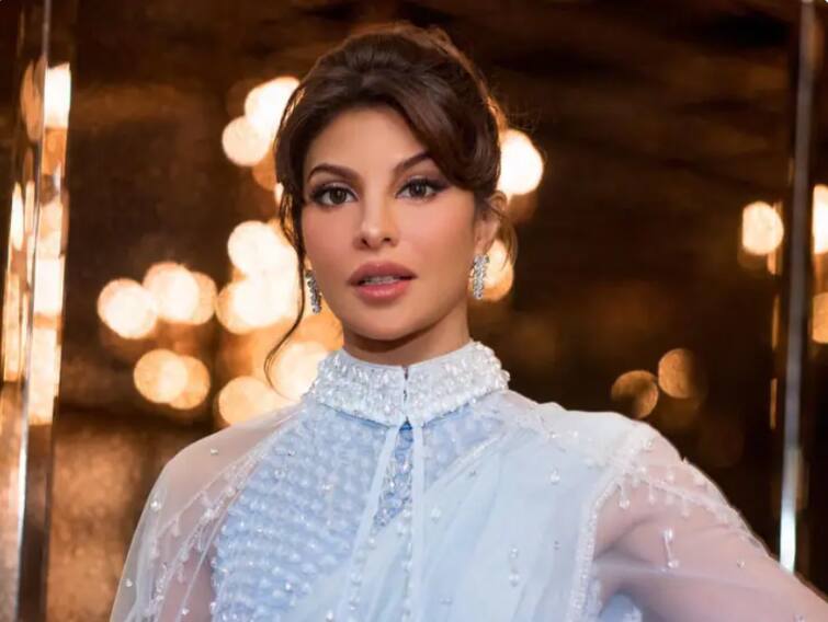 Jacqueline Fernandez Requests Media Not To Use Cosy PICS With Sukesh Chandrasekhar As New Photos Go Viral Jacqueline Fernandez : जॅकलिन आणि सुकेशचा आणखी एक फोटो व्हायरल, 'त्या' फोटोवर जॅकलिन म्हणाली...