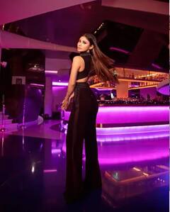 Mouni Roy: কালো পোশাকে নেট দুনিয়ায় ঝড় তুললেন মৌনী