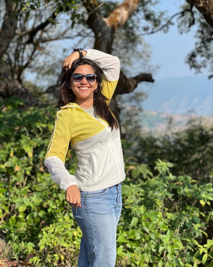 काही दिवसांपूर्वीच मृण्मयीने फोटोशूट केलं असून हे फोटो तिने इन्स्टाग्रामवर शेअर केले आहेत.
