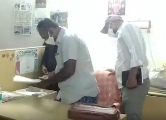 రుసుములను వసూలు చేసిన తర్వాత బిల్లులు ఇస్తున్నారా,లేదా, అని ఆరా.