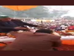 Unnao News: बीजेपी विधायक पंकज गुप्ता को ‘थप्पड़’ मारते किसान का वीडियो हुआ वायरल, जाने विधायक ने सफाई में क्या कहा