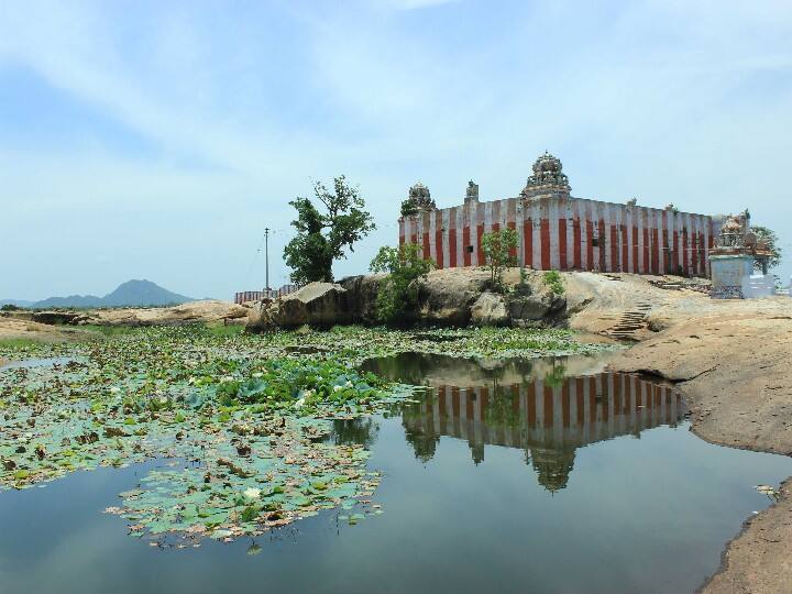 அகஸ்திய முனிவர் கயிலாயம் நோக்கி நடக்கும் போது மலை உச்சியில் உள்ள இந்த சுனையில் குளித்துள்ளார்.