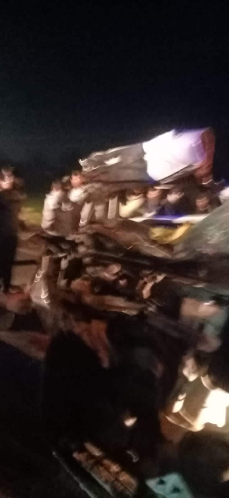 5 killed in tragic accident on Bagodra Highway બગોદરા હાઈવે પર ગમખ્વાર અકસ્માતમાં 5નાં મોત, ઠાકોર પરિવાર માતાજીના દર્શને જતો હતો ને મોત ભેટી ગયું.....