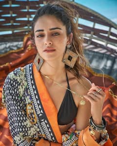 Ananya Panday Photos: बिकिनी पहने समंदर किनारे झूला झूलते हुए अनन्या पांडे ने कराया बेहद ग्लैमरस फोटोशूट, चढ़ा इंटरनेट का पारा