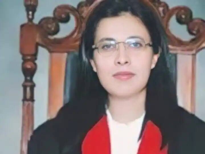 ayesha malik the country first woman pakistan supreme court judge Ayesha Malik : आयशा मलिक होणार पाकिस्तान सुप्रीम कोर्टाच्या पहिल्या महिला सरन्यायाधीश, जाणून घ्या, कोण आहेत आयशा मलिक?  