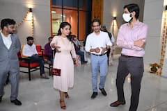 Shivpal Singh Yadav Daughter: IAS अफसर से की है शिवपाल यादव ने बेटी की शादी, जानिए क्या करती हैं मुलायम सिंह की भतीजी