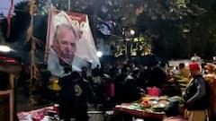 Elections 2022: Following model code of conduct, political parties take off hoardings in Delhi