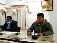 UP Election 2022: सोनभद्र में सातवें चरण में होगा चुनाव, तैयारियों को लेकर जिलाधिकारी ने बताई ये बातें