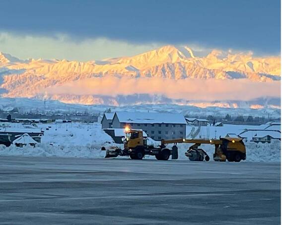 કાશ્મીરથી લઇને હિમાચલપ્રદેશમાં છવાઇ બરફની ચાદર