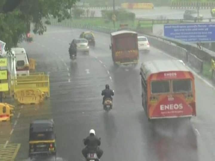 Maharashtra Weather and Pollution Report: महाराष्ट्र के कई जिलों में बारिश को लेकर येलो अलर्ट जारी, वायु गुणवत्ता में हो रहा सुधार