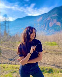 पहाड़ी वादियों का लुत्फ उठाती नजर आईं Shweta Tiwari, मनाली में इस शख्स के साथ छुट्टियां मनाने पहुंची एक्ट्रेस