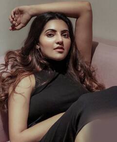 Actress athulya ravi : கருப்பு உடையில் எடுப்பாய் இருக்கும் அதுல்யா ரவி...லேட்டஸ்ட் க்ளிக்ஸ்!