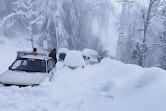 Pakistan Snowstorm: 23 People Including 9 Children Die In Murree After Being Trapped In Snow