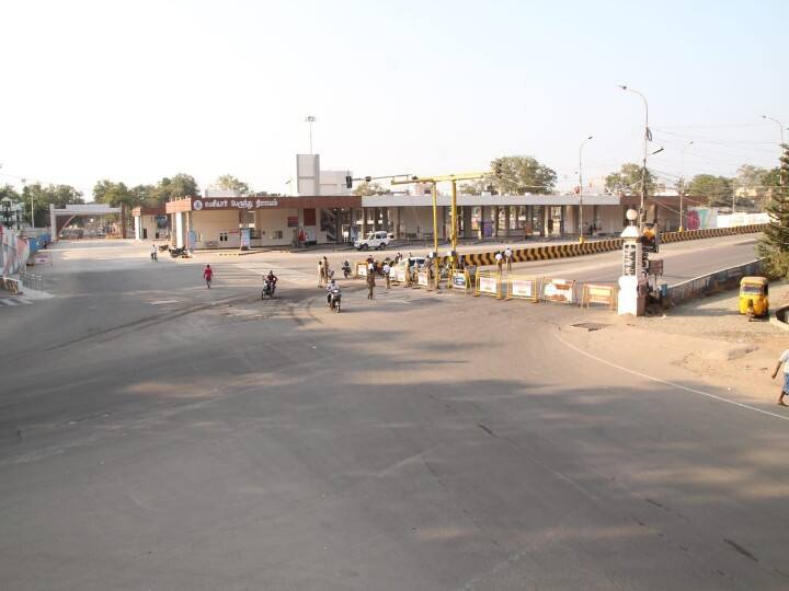 மதுரை பெரியாறு பேருந்து நிலையம் அமைதியாக காட்சியளிக்கிறது.