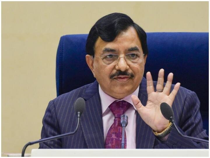 चुनाव आयोग ने उत्तर प्रदेश (Uttar Pradesh) के लिए चुनावी तारीखों का एलान कर दिया है. यूपी में 403 सीटों पर सात चरणों (7 Phase) में मतदान कराएं जाएंगे. पहले चरण का मतदान 10 फरवरी को होगा.