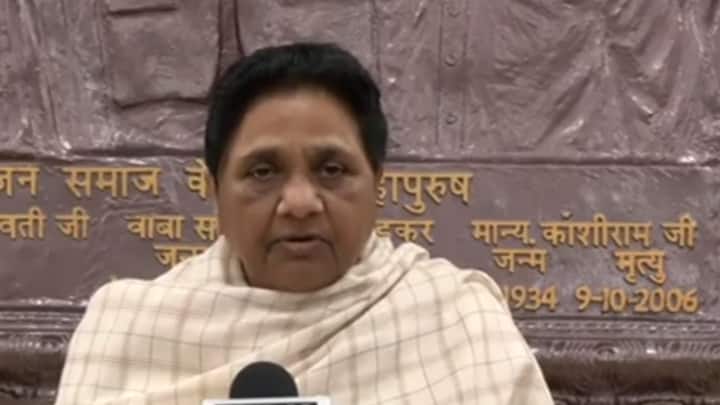 UP Assembly Election 2022 BSP Chief Mayawati is celebrating her Birthday party can release first list of candidate UP Election 2022: बसपा सुप्रीमो मायावती आज मना रहीं हैं अपना जन्मदिन, पार्टी जारी कर सकती है प्रत्याशियों की पहली सूची