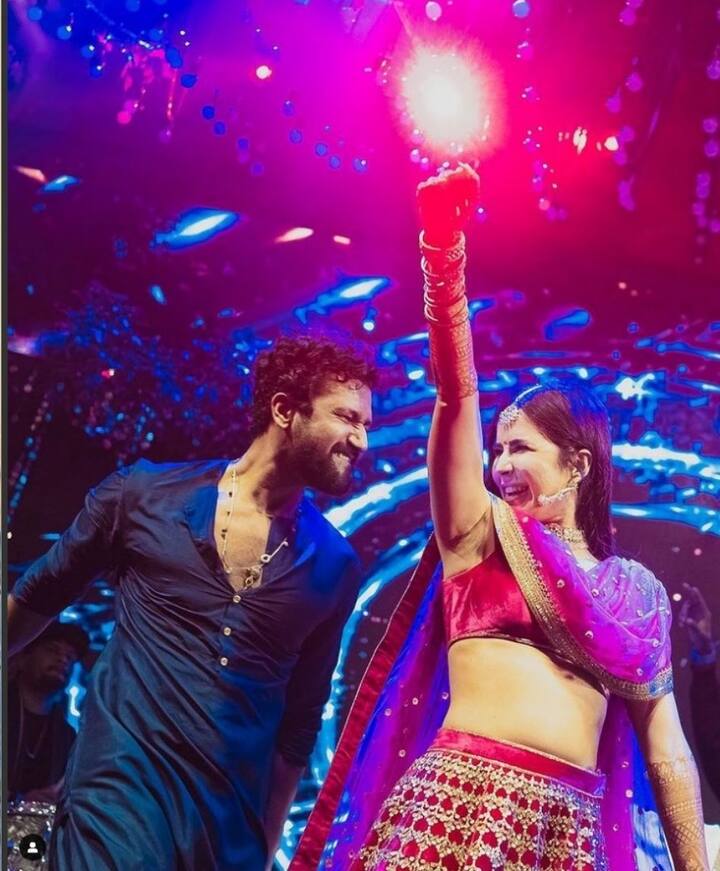 પોસ્ટ પર પ્રતિક્રિયા આપતા, નિર્માતા-નિર્દેશક ઝોયા અખ્તર અને અભિનેત્રી દિયા મિર્ઝાએ ટિપ્પણી વિભાગમાં હાર્ટ ઇમોજીસ મૂક્યા.