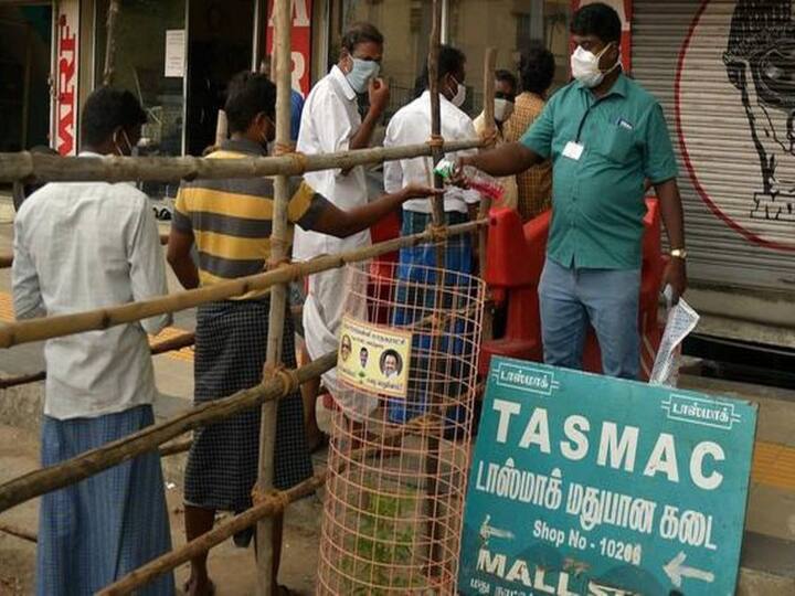 Tamil Nadu TASMAC liquor Sales Yesterday Rs 217 Crores in one single day Due to sunday full lockdown TASMAC Sales: ஞாயிறு ஊரடங்கு.. சனிக்கிழமையே கடைக்கு படை எடுத்த மதுபிரியர்கள்: 217 கோடி ரூபாய்க்கு விற்பனை