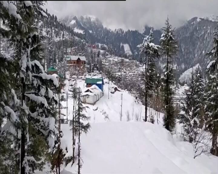 India Weather update record rain in Delhi north india lowest temperature snowfall jammu kashmir shimla himachal pradesh India Weather update: শীতে বৃষ্টিপাতের রেকর্ড দিল্লিতে, মাঘের প্রবল ঠান্ডায় কাঁপছে উত্তর ভারত