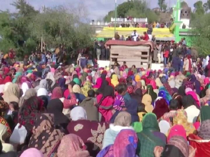 Sufi Saint Nanga Baji Sahib Urs: thousands of people reached Nanga Baji Sahib Urs in Rajouri in Jammu-Kashmir Sufi Saint Nanga Baji Sahib Urs: नंगा बाजी साहिब के उर्स पर राजौरी पहुंचे हजारों लोग, गरीबों के थे मददगार और देते थे एकता का संदेश