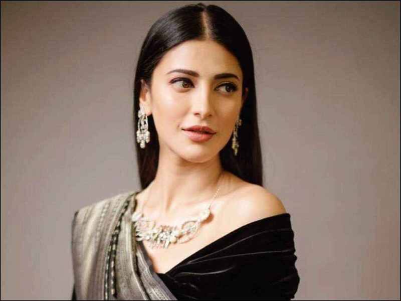 Shruti Haasan Says I proposed to Santanu first Shruti Haasan: 'నేనే ఫస్ట్ ప్రపోజ్ చేశా..' శాంతనుతో ఎఫైర్ పై శృతి కామెంట్స్.. 