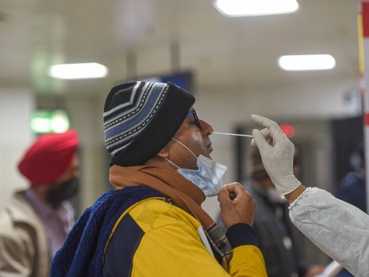 Delhi Corona Update 19166 fresh COVID cases and 17 deaths Delhi Corona Update: दिल्ली में पिछले 24 घंटे में कोरोना ने ली 17 लोगों की जान, 19 हजार से अधिक नए केस