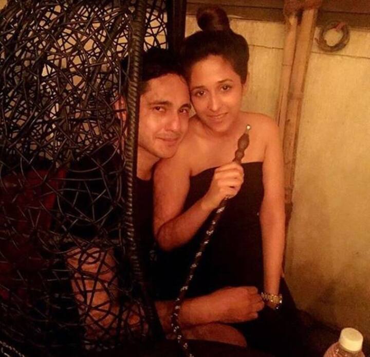 एक्ट्रेस प्रियंका उधवानी ये रिश्ता क्या कहलाता है में करिश्मा अग्रवाल का किरदार निभाती थी. वह अपने को एक्टर अंशुल पांडे संग रिलेशनशिप में रही थीं. हालांकि प्रियंका फिलहाल अनमैरिड हैं.