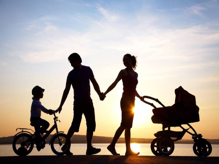 Want to be better parent These 7 books are for you Weird Parenting Wins, The Awakened Family Parenting |  குழந்தைகள் மீது கோபத்தை கொட்டுகிறீர்களா? கை நீட்டுகிறீர்களா? இது உங்களுக்கானது...