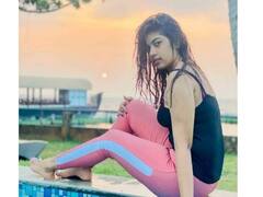 Ritu chowdhary Photos: బుల్లితెర భామ ఎక్స్‌పోజింగ్ మొదలుపెట్టేసిందిగా...