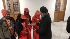 Kashi Vishwanath Dham में नंगे पांव काम करने वाले कर्मचारियों को PM Modi ने भेजा ये खास तोहफा