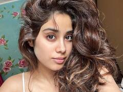 Janhvi kapoor Photos: વિખરાયેલા વાળ, મોંમાં Thermometer અને મેકઅપ વગર જ્હાન્વી કપૂરે શેર કરી મોર્નિંગ સેલ્ફી