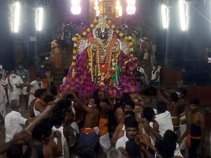 Thanjavur: Kalkarudasevai festival at Nachiyarkoil Sinivasaperumal temple நாச்சியார்கோயில் சீனிவாச பெருமாள்கோயிலில் கோலாகலமாக நடைபெற்ற கல்கருட சேவை