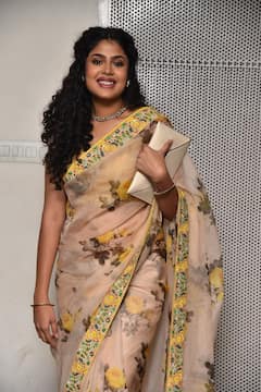 Faria Abdullah Photos: ఫరియా జోరు పెంచిందండోయ్..