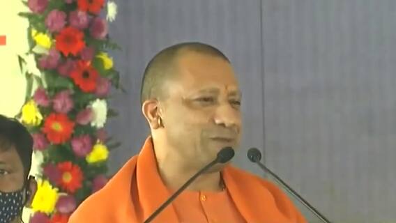 Ayodhya, Mathura से दूरी बना Gorakhpur से CM Yogi क्यों लड़ रहे चुनाव? | UP Election | Akhilesh Yadav